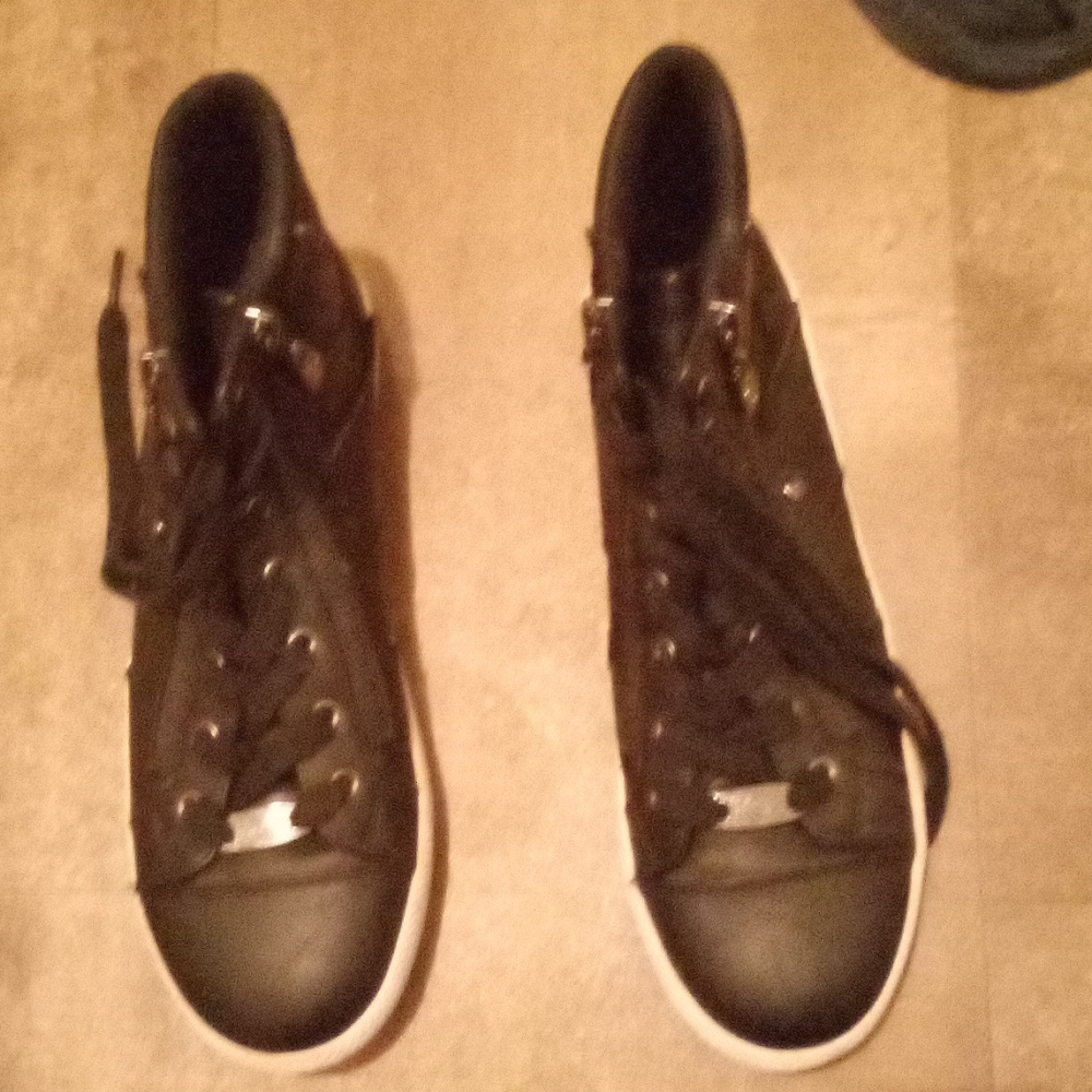 Guess high tops millons sold out on Amazon